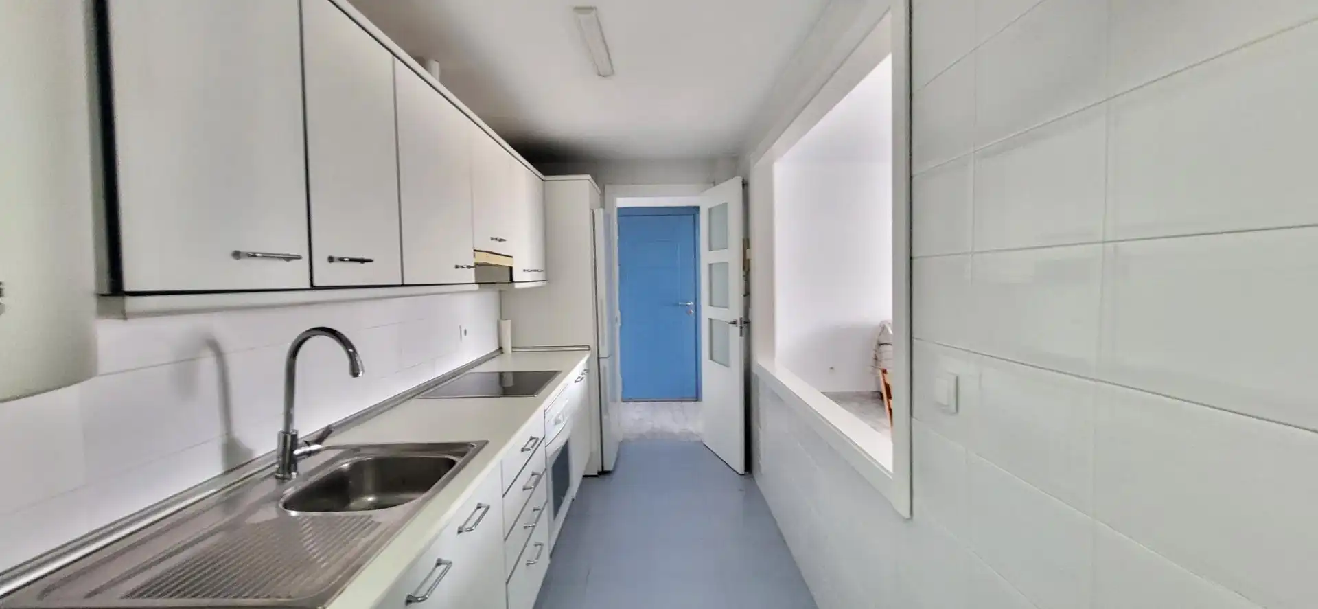 Cuina de Apartament de lloguer en Marbella amb Jardí privat, Terrassa i Moblat