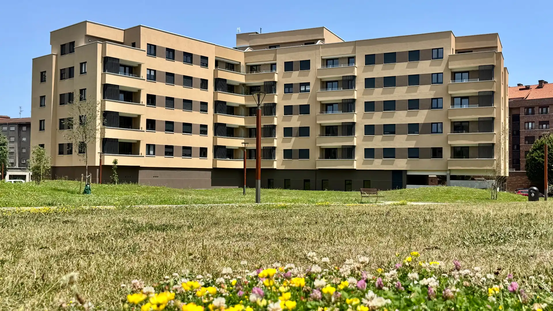 Vista exterior de Pis en venda en Gijón  amb Calefacció, Parquet i Terrassa