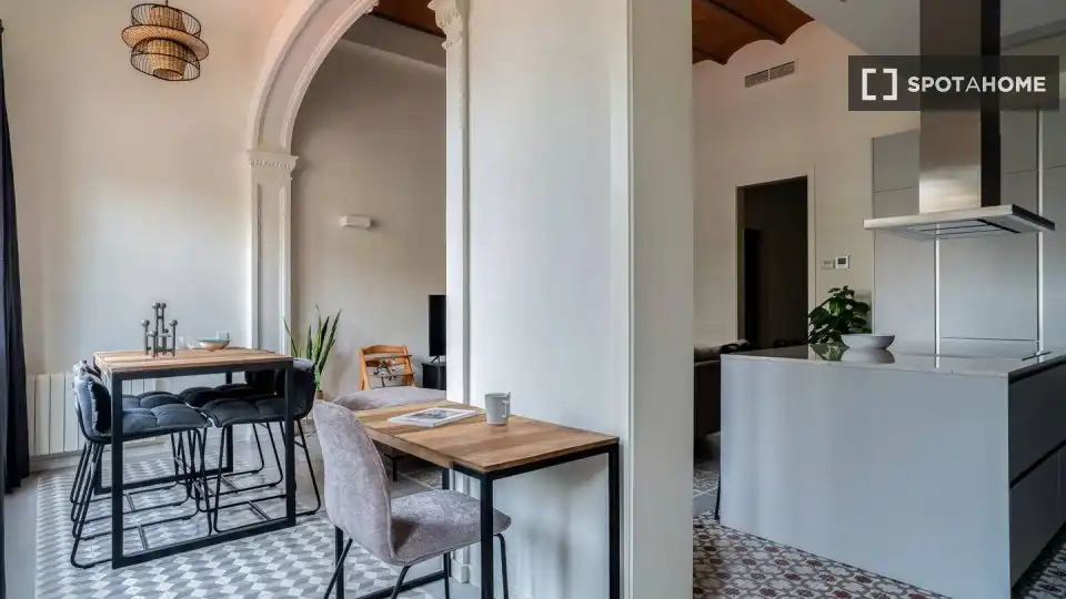 Comedor de Piso de alquiler en Barcelona con Aire acondicionado, Calefacción y Amueblado