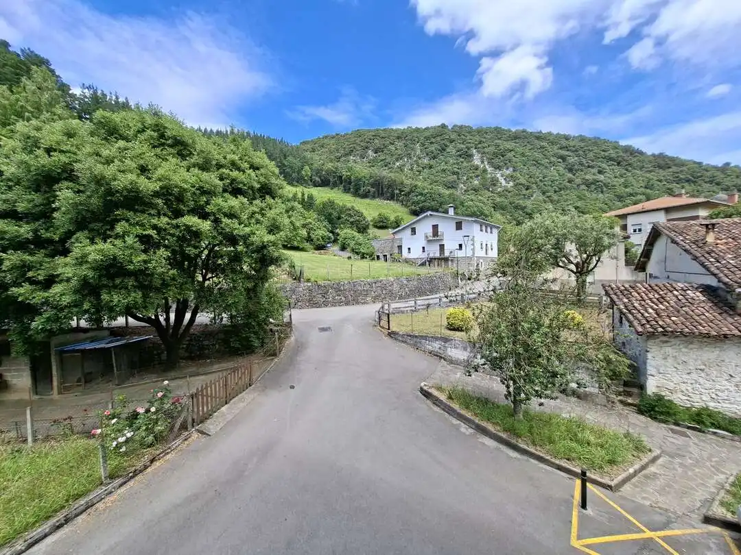 Vista exterior de Piso en venta en Mañaria con Calefacción y Balcón
