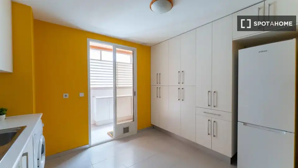 Balcony of Flat for rent in Madrid  with Air Conditioner, Heating and Furnished