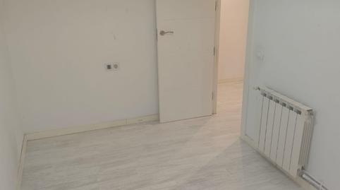Foto 3 de Piso en venta en Carrer de Montserrat de Casanovas, 144, La Font d'en Fargues,  Barcelona Capital