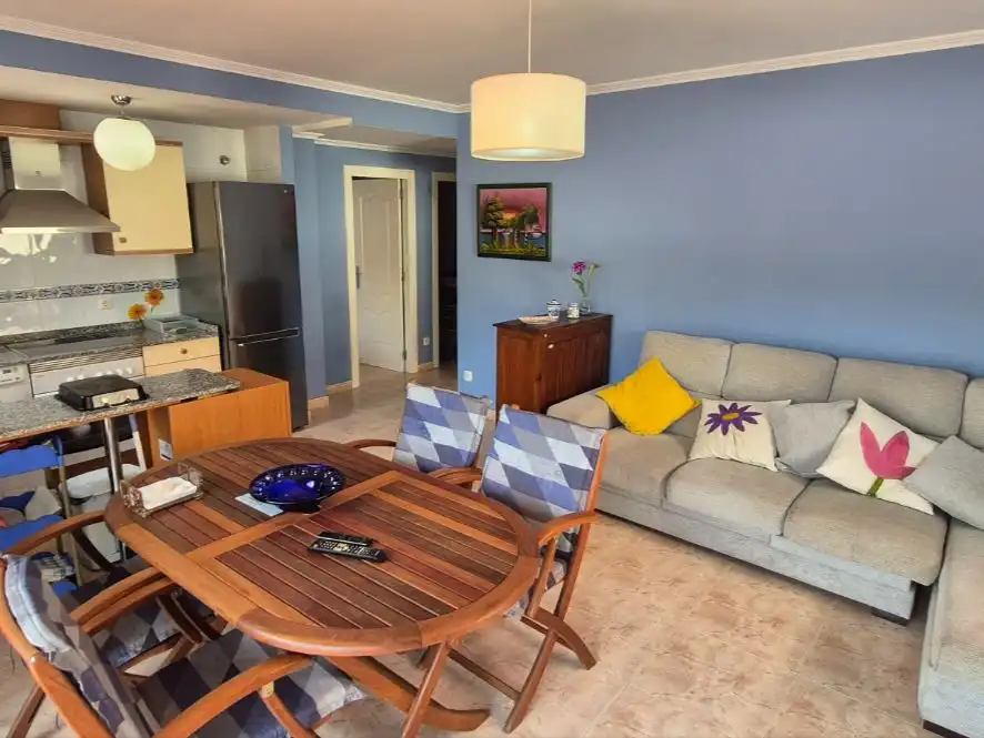 Sala de estar de Piso de alquiler en Sanxenxo con Terraza, Trastero y Amueblado