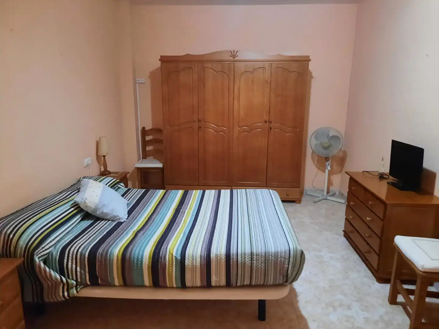 Habitación de Apartamento de alquiler en Zafra con Aire acondicionado, Amueblado y Microondas