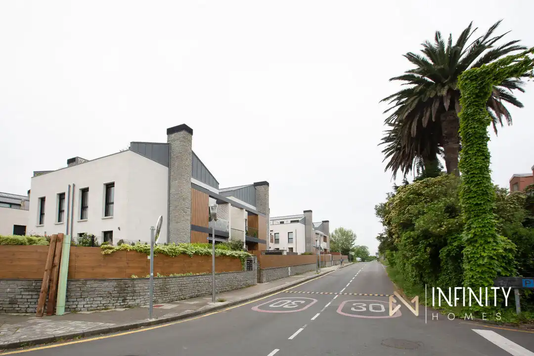 Vista exterior de Dúplex en venda en Getxo  amb Calefacció, Jardí privat i Terrassa