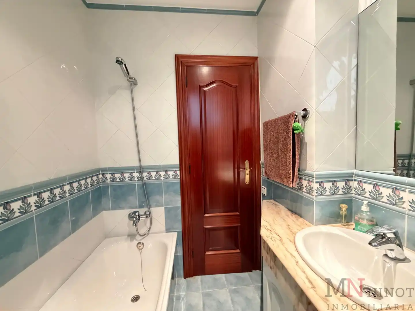 Bathroom of Flat for rent in Castellón de la Plana / Castelló de la Plana  with Heating, Parquet flooring and Furnished