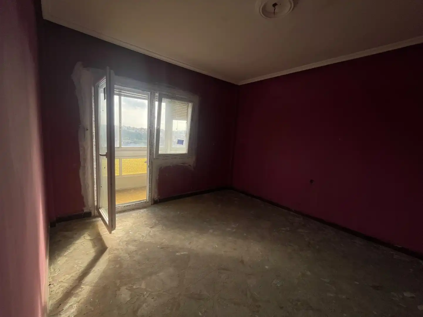 Habitación de Piso en venta en Avilés con Calefacción y Balcón