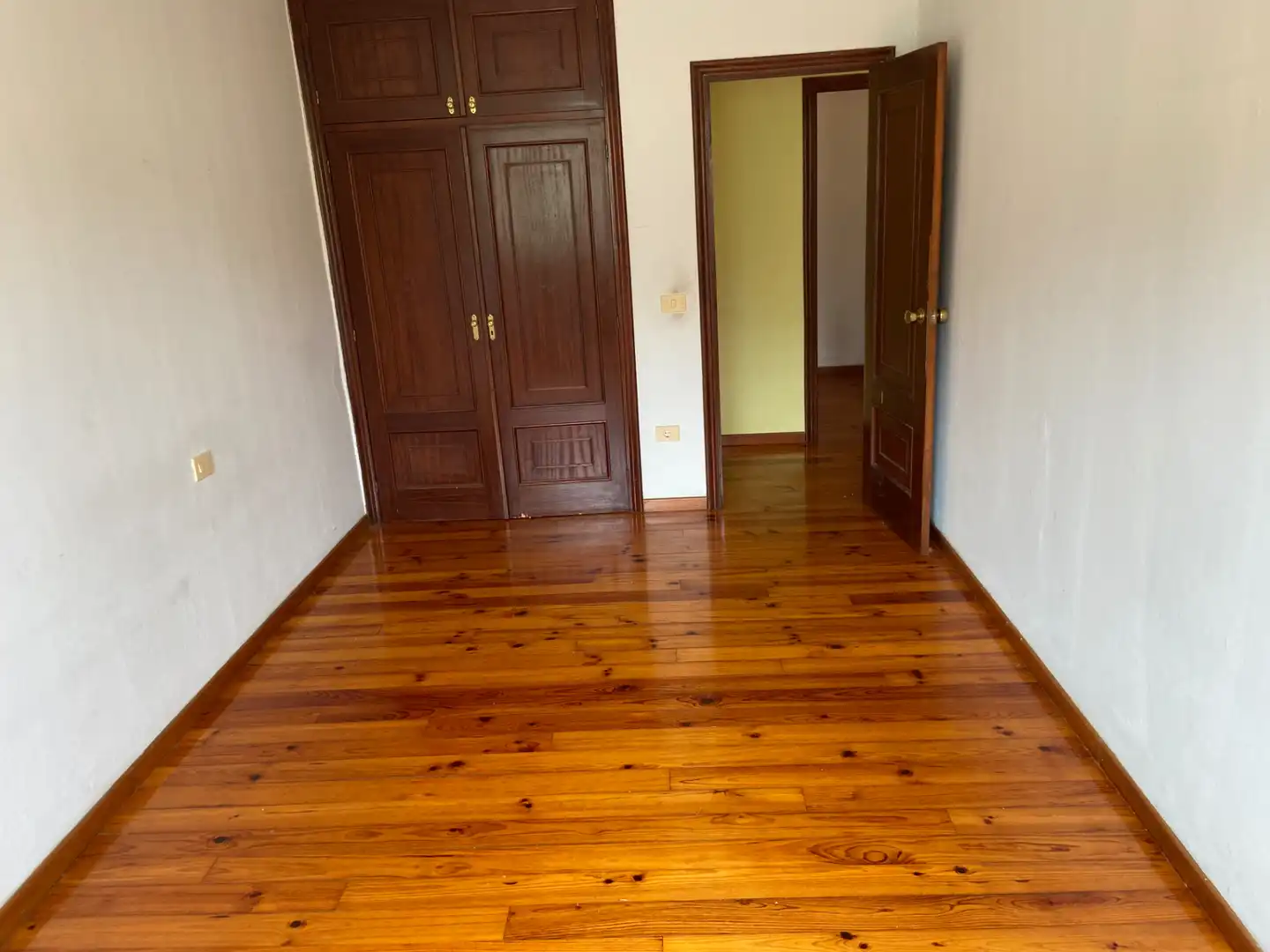 Bedroom of Flat for sale in Nigrán  with Heating, Parquet flooring and Storage room