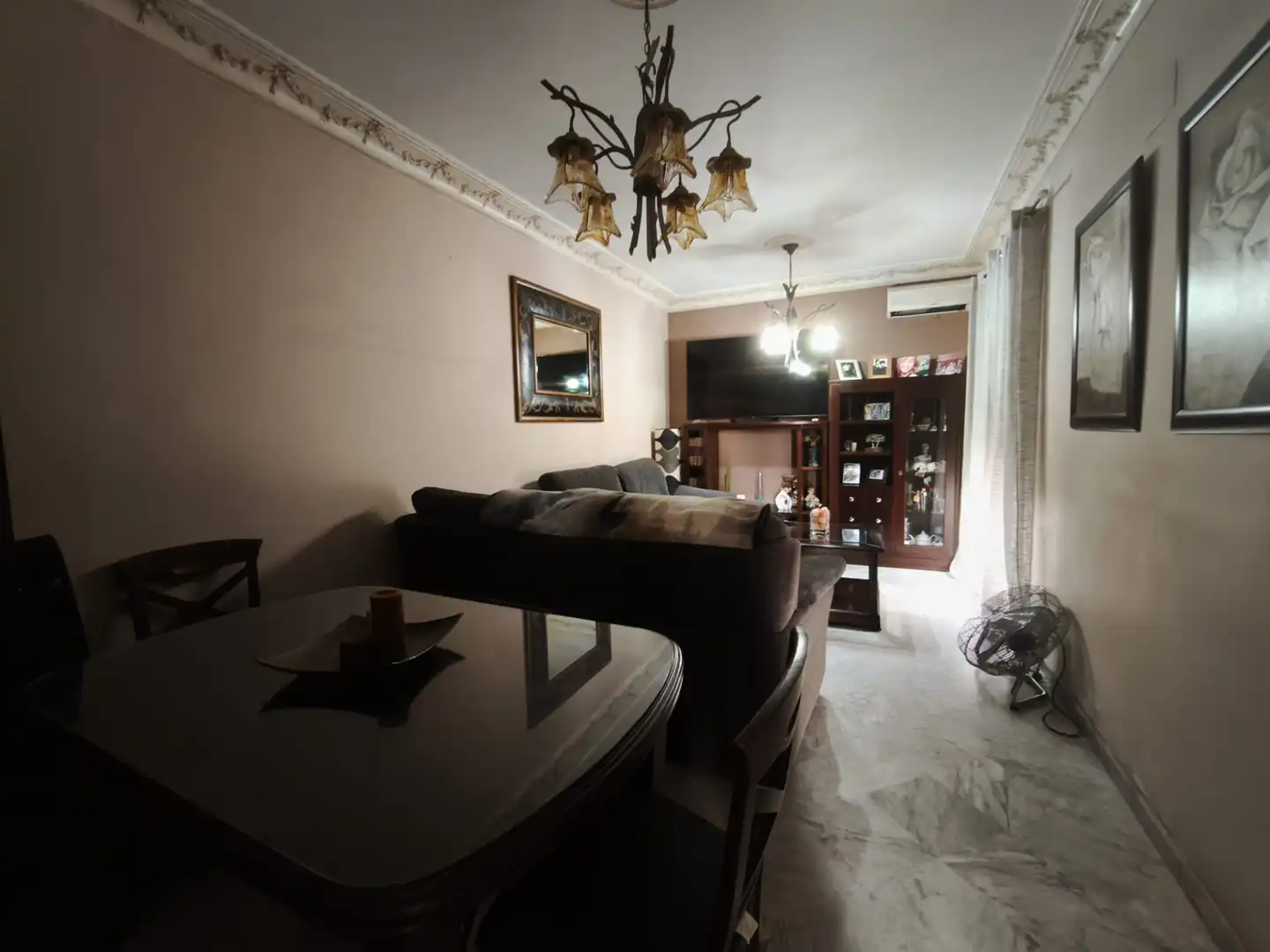Sala d'estar de Casa adosada en venda en Mairena del Alcor amb Aire condicionat i Moblat
