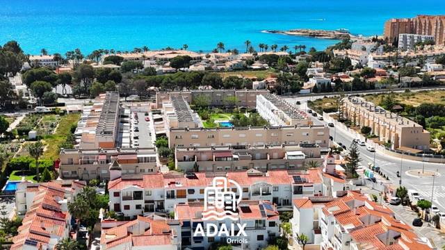 Casa adosada en Venta en Carrer de Vall de Laguar, 6 en Pueblo Español - Coveta Fumá