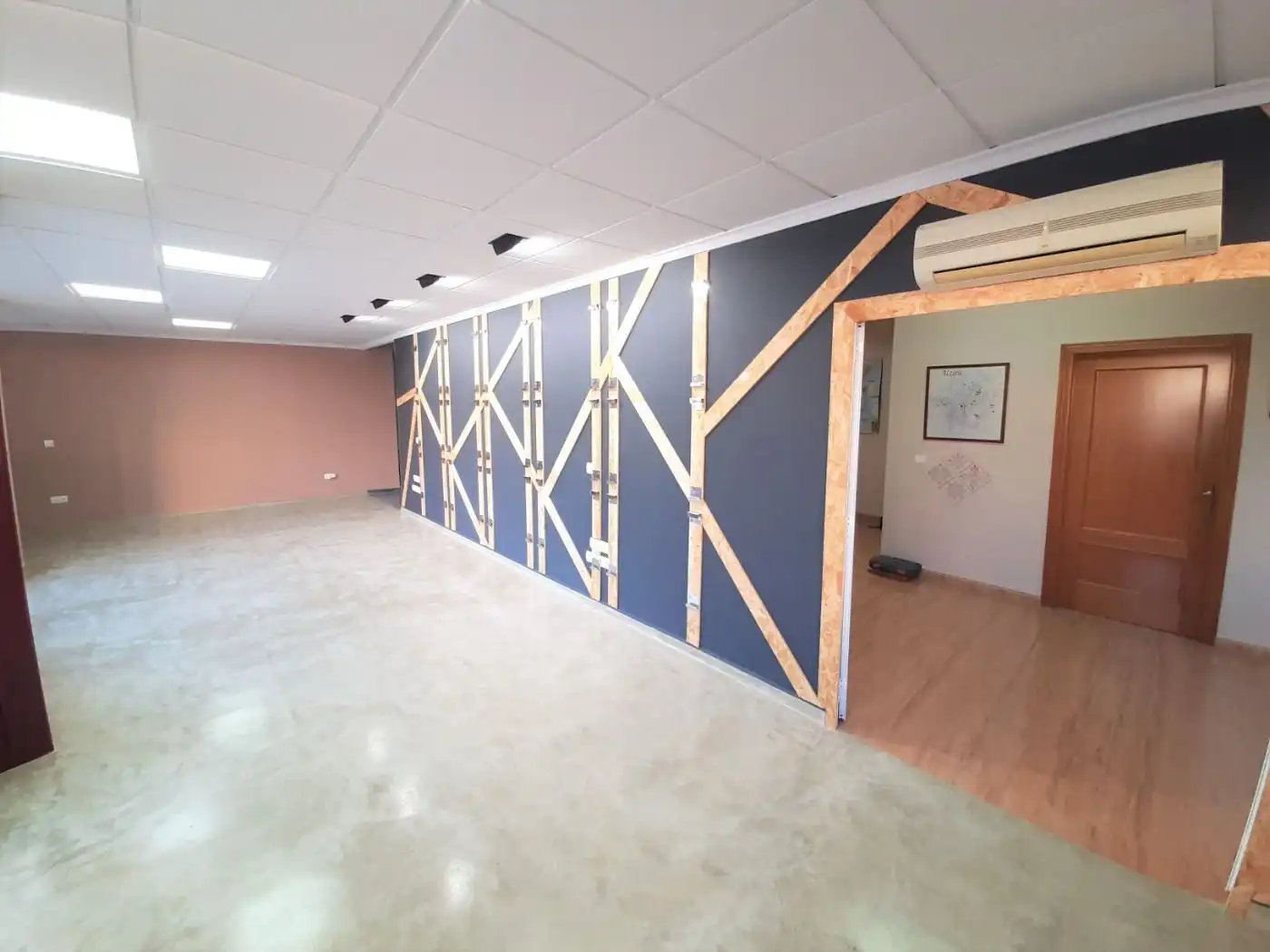 Business premises for sale in Casc Urbà, imagen 3