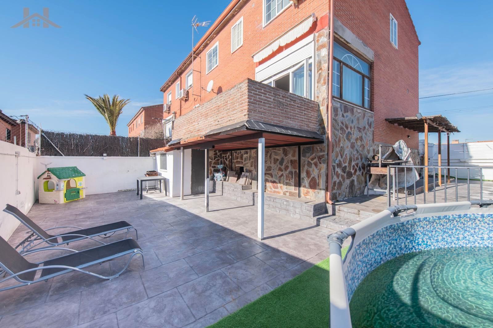 Terrassa de Casa adosada en venda en Yeles amb Aire condicionat, Calefacció i Jardí privat