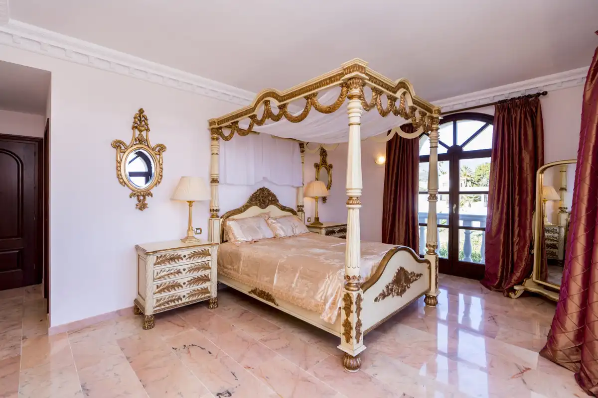 House with pool for sale in Estepona Pueblo, imagen 5
