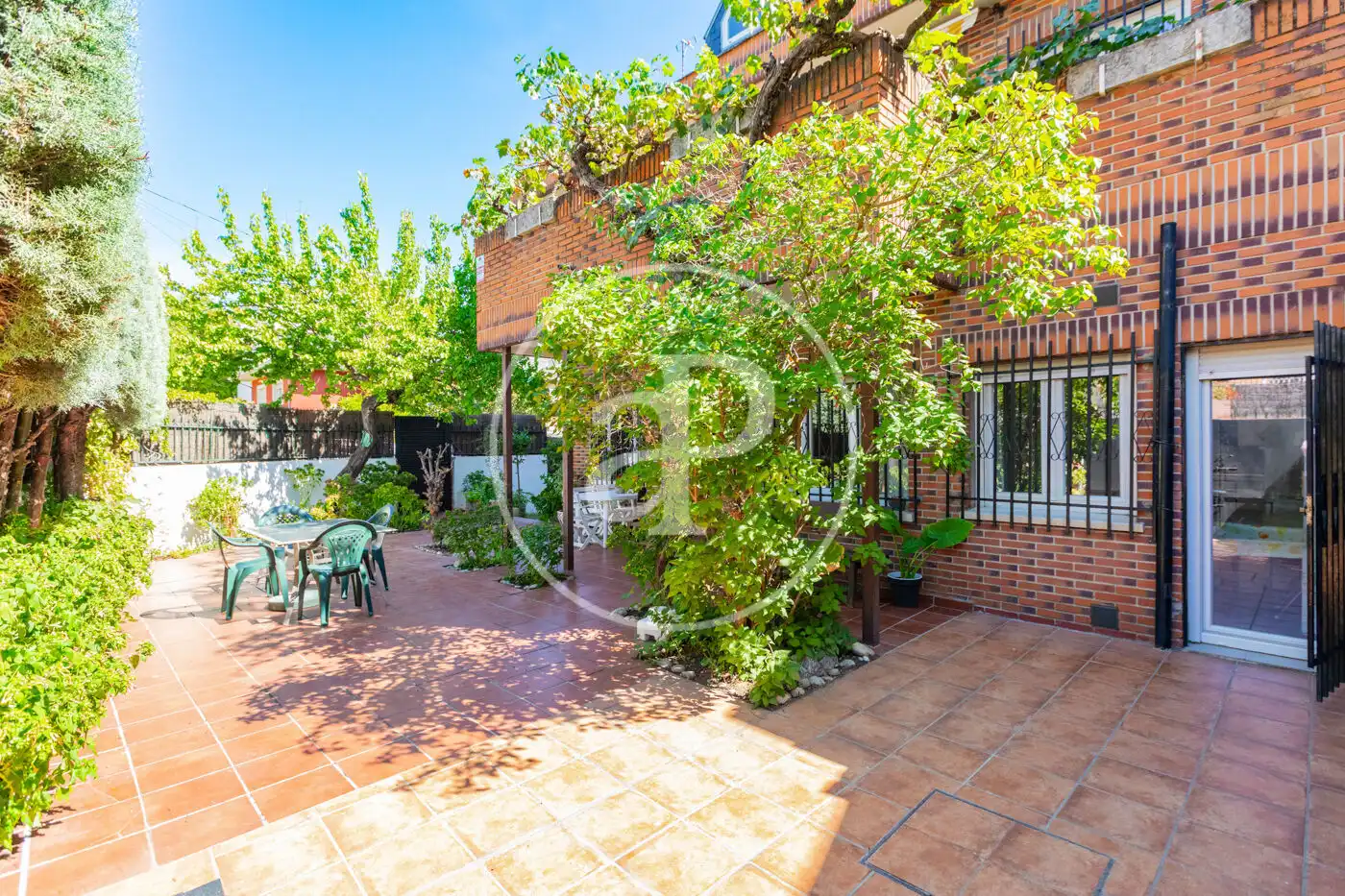Flat with garden for sale in Moncloa - Aravaca