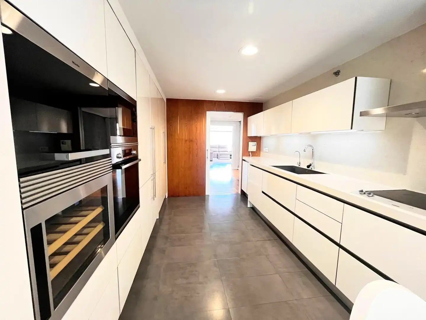 Cocina de Piso de alquiler en Benidorm con Aire acondicionado, Calefacción y Jardín privado