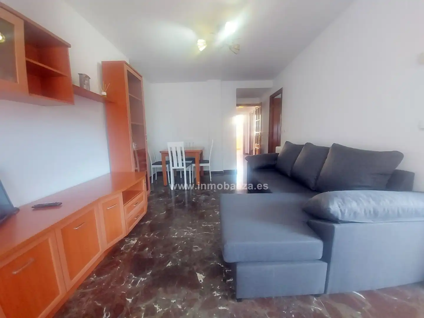Sala d'estar de Pis en venda en Baeza amb Calefacció, Terrassa i Piscina comunitària