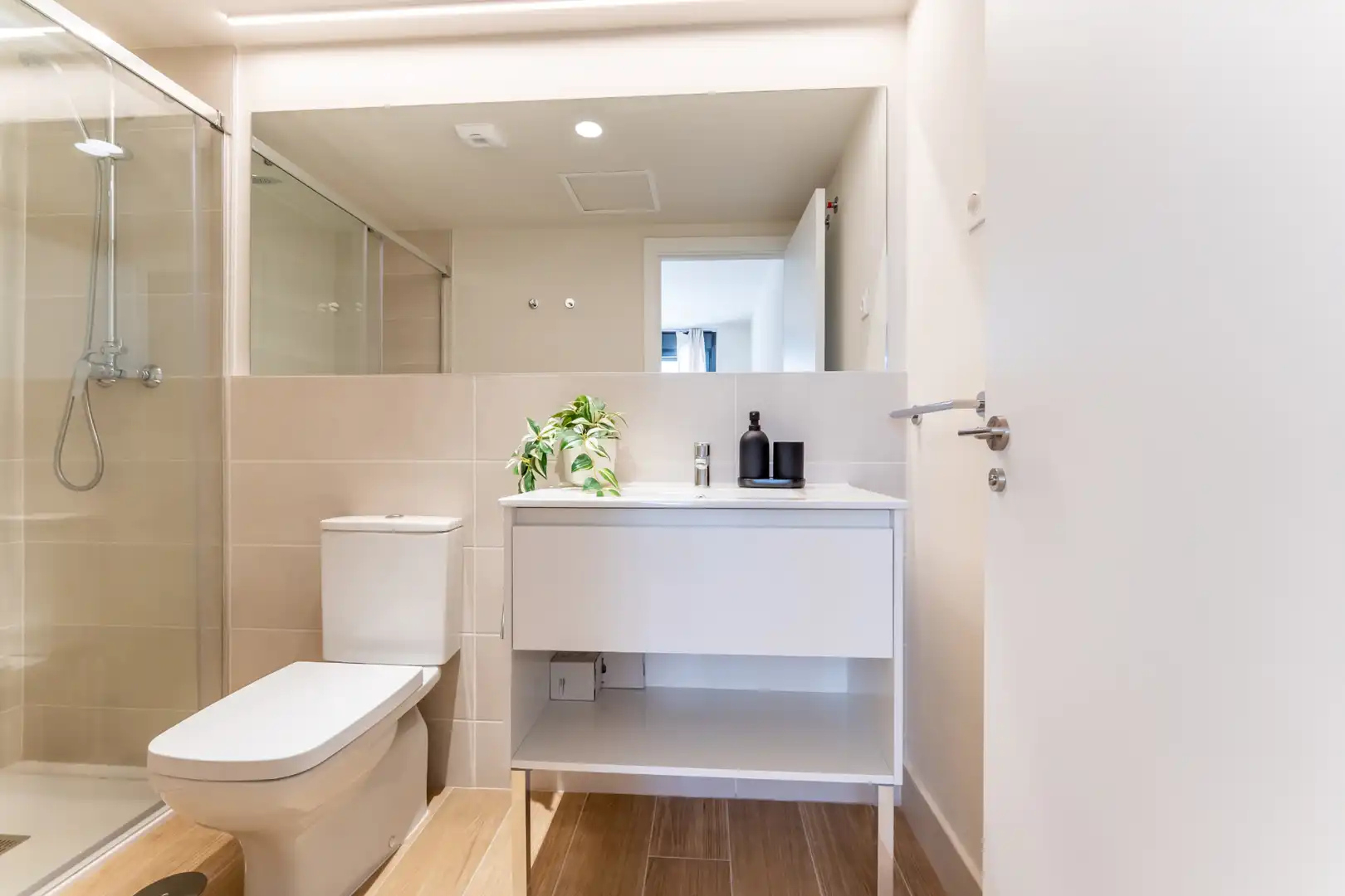 Baño de Piso de alquiler en Valdemoro con Aire acondicionado, Calefacción y Trastero