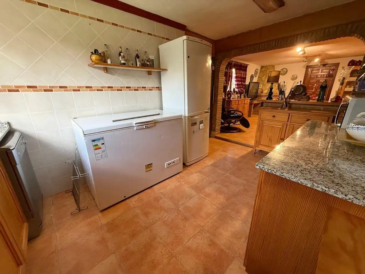 Cuina de Casa o xalet en venda en Chiva amb Aire condicionat, Calefacció i Jardí privat