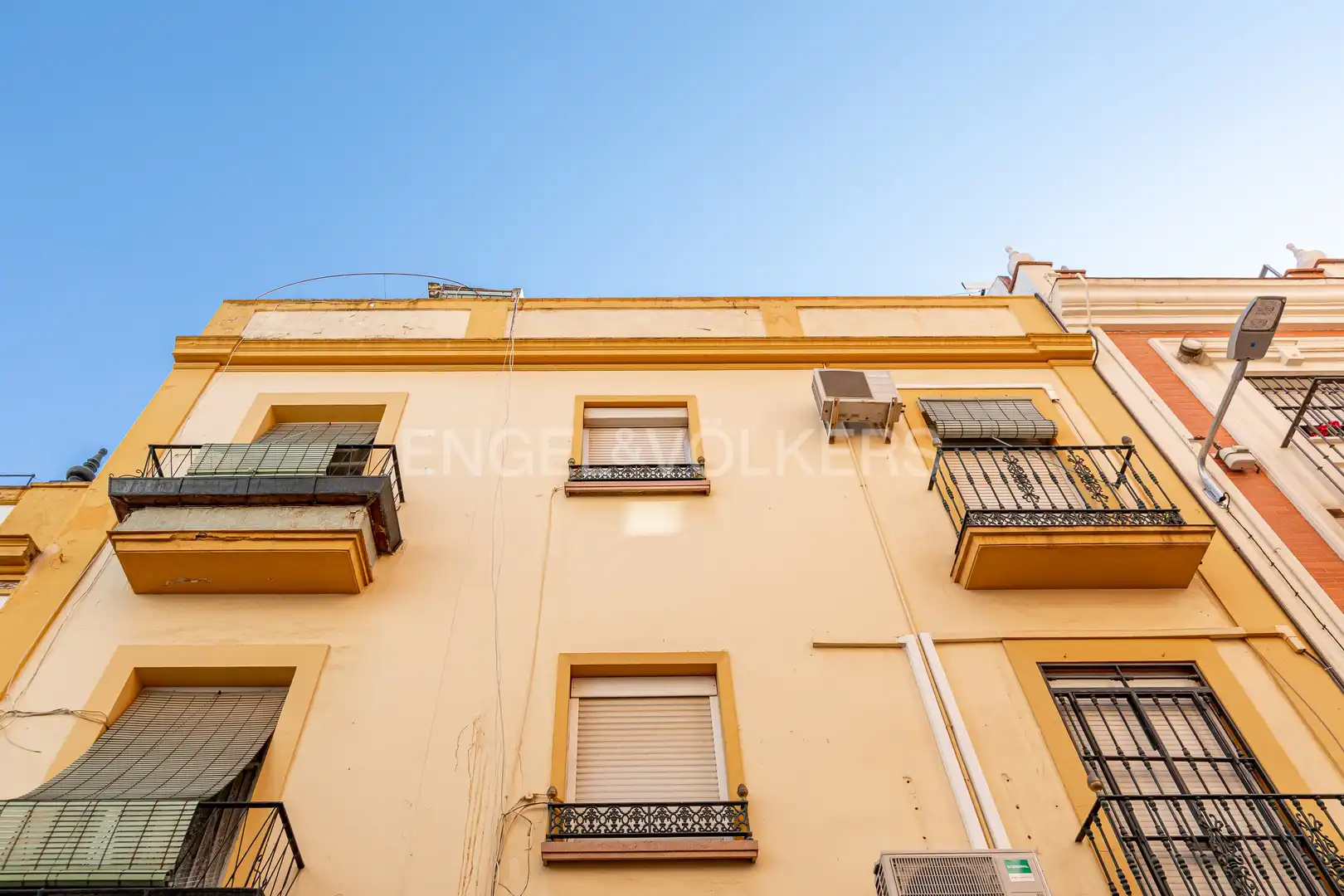 Casa adosada en venda a Triana Este