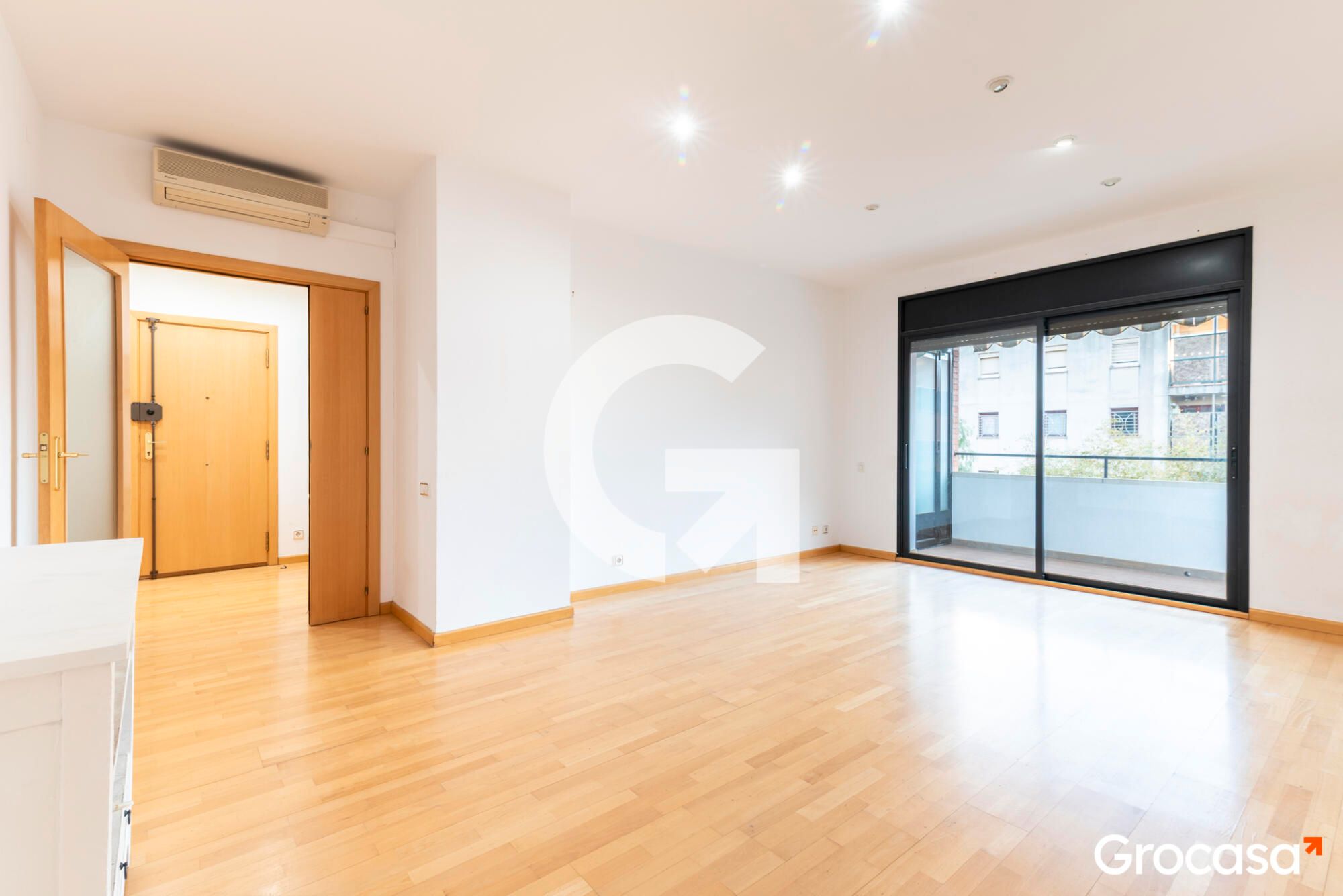 Dormitori de Pis en venda en Sant Feliu de Llobregat amb Aire condicionat, Calefacció i Moblat