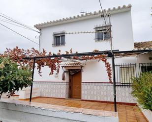 Exterior view of Single-family semi-detached for sale in Alcaucín  with Oven and Balcony
