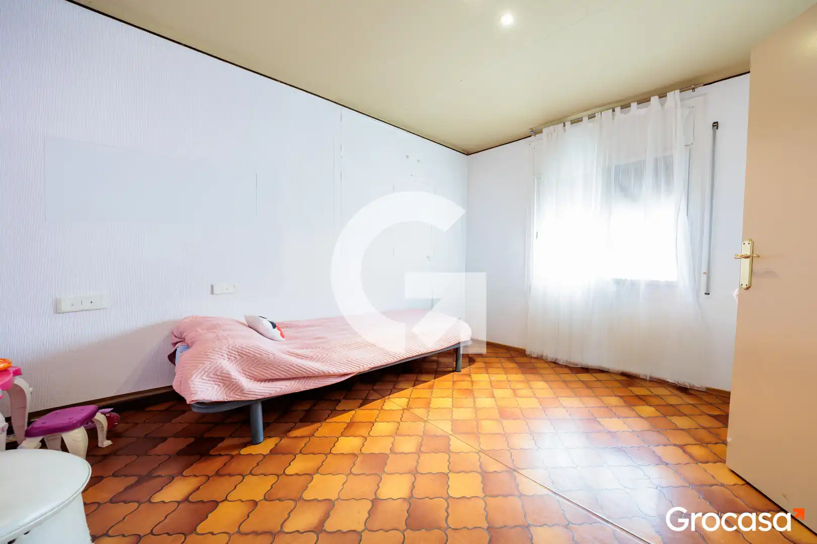 Dormitori de Casa adosada en venda en Terrassa amb Terrassa, Traster i Forn
