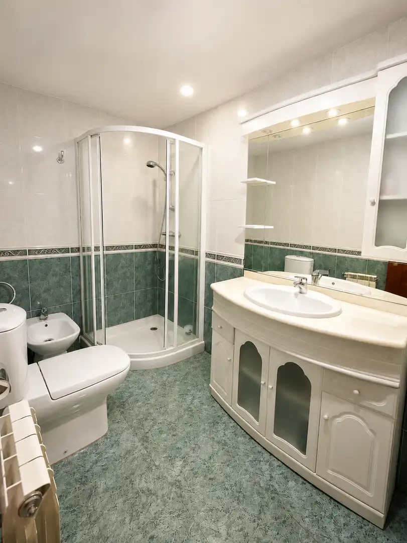 Baño de Piso en venta en Marín con Calefacción y Trastero