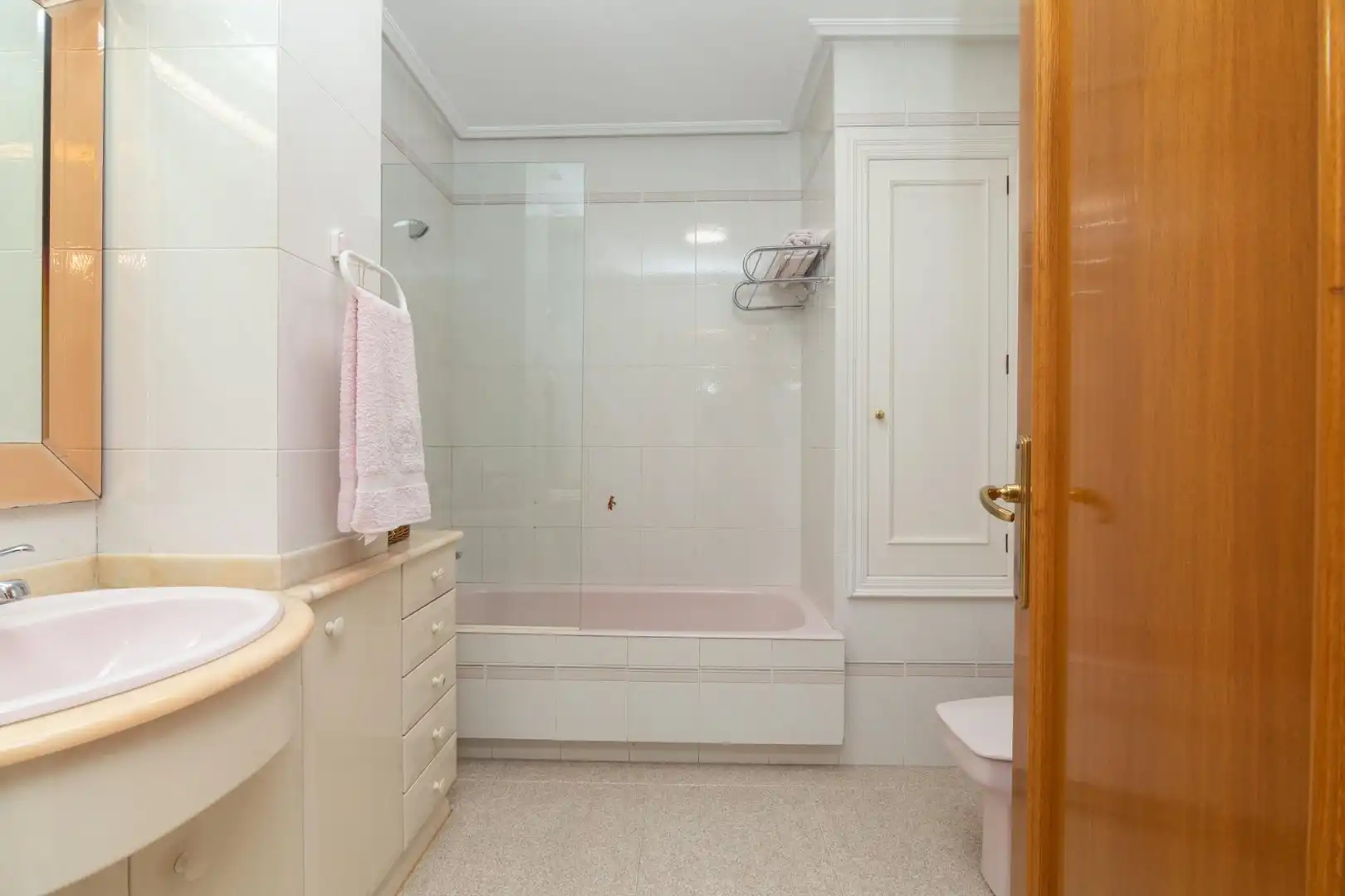 Baño de Casa o chalet en venta en Elche / Elx con Jardín privado, Terraza y Piscina