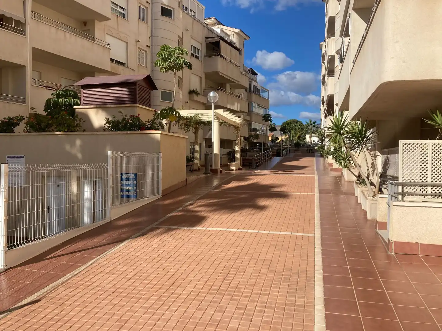 Exterior view of Flat for sale in Roquetas de Mar  with Air Conditioner, Terrace and Swimming Pool
