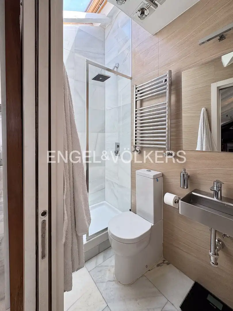 Bathroom of Flat for rent in Madrid  with Air Conditioner, Heating and Terrace