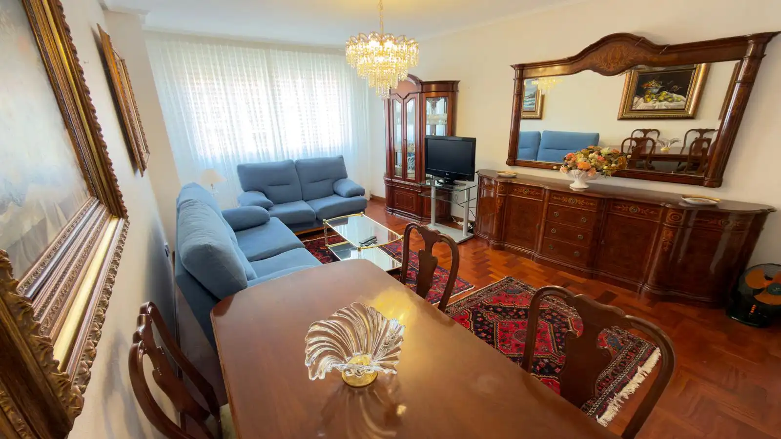 Sala d'estar de Pis de lloguer en Castro-Urdiales amb Calefacció i Moblat