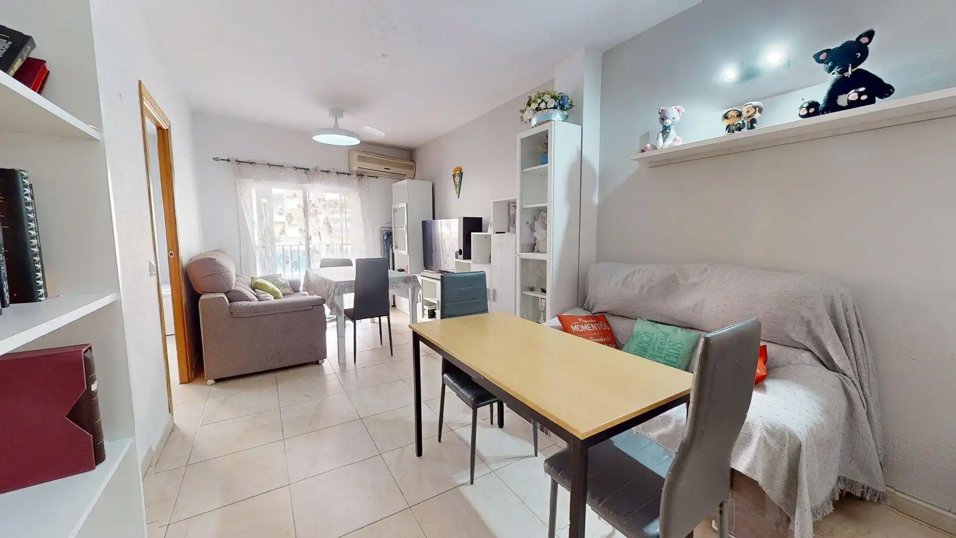 Sala d'estar de Pis en venda en Córdoba amb Aire condicionat, Terrassa i Traster