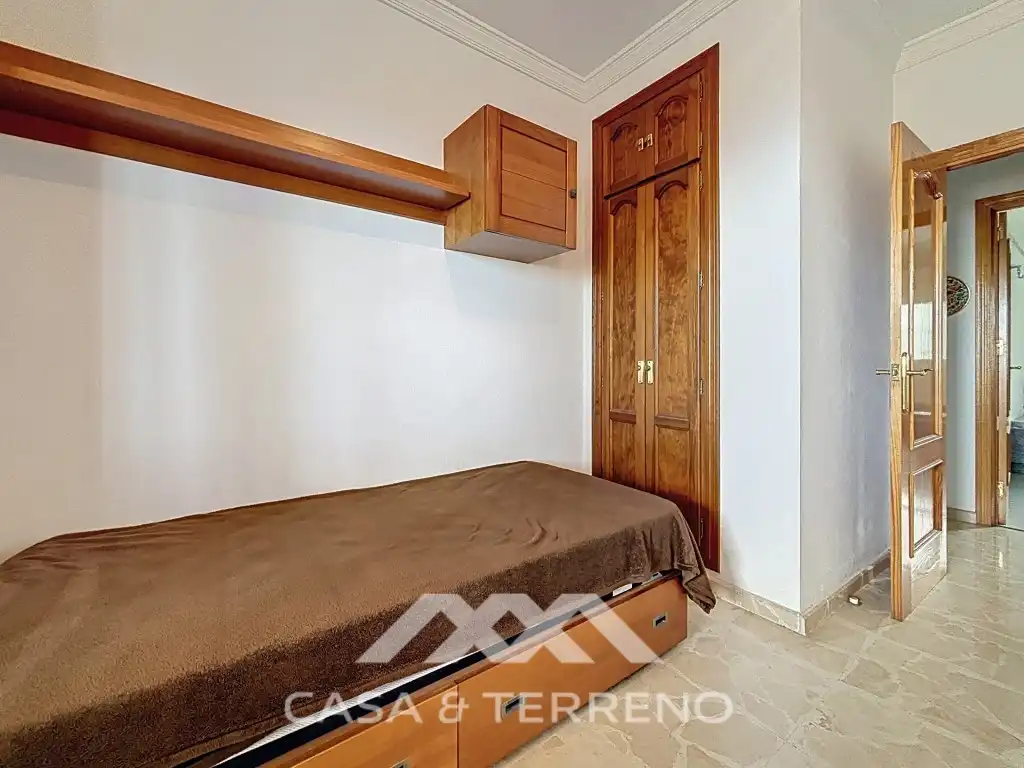 Habitación de Casa o chalet en venta en Vélez-Málaga con Aire acondicionado, Jardín privado y Terraza
