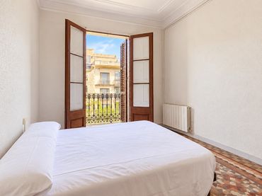 Wohnung mit Balkon zum Verkauf in Carrer de Girona