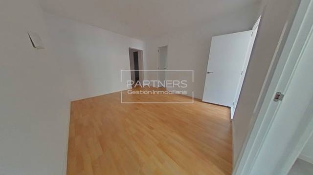 Piso en Venta en Via de Bàrcino en Trinitat Vella