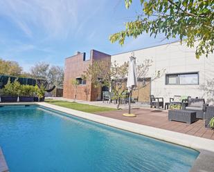 Piscina de Casa o xalet en venda en Arroyomolinos (Madrid) amb Calefacció, Jardí privat i Traster