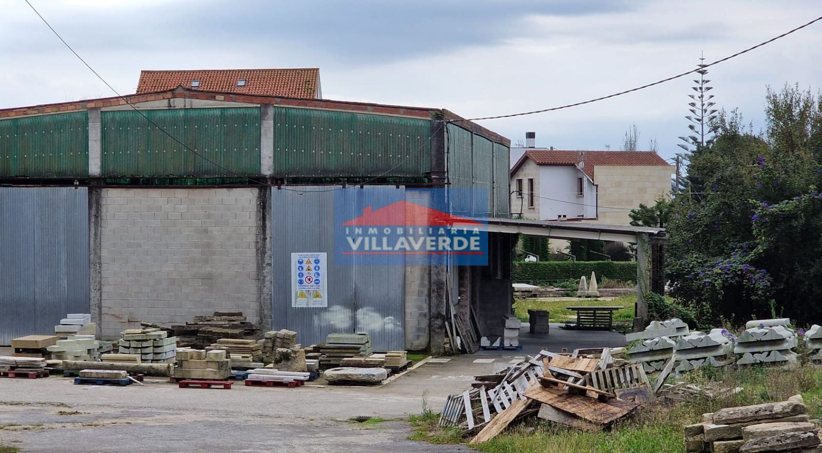 Vista exterior de Nau industrial de lloguer en Cangas 