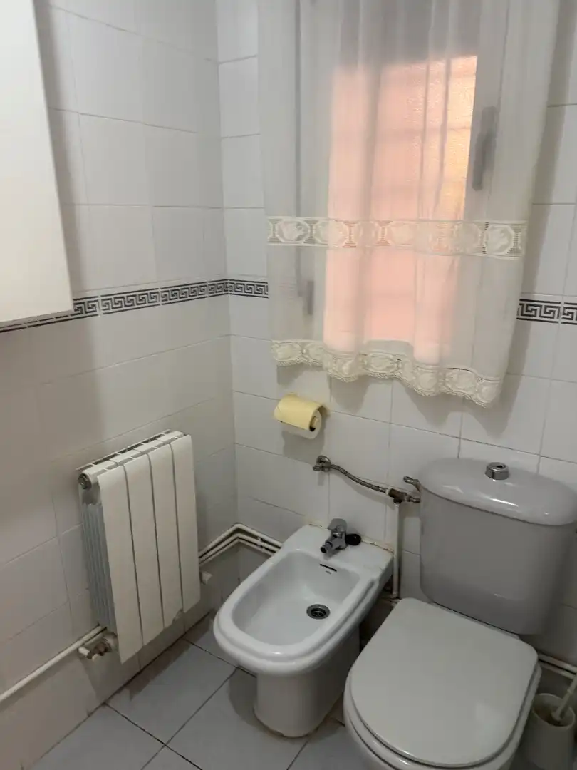 Casa adosada en venta en Calle Castillo de Rena, Avenida Elvas