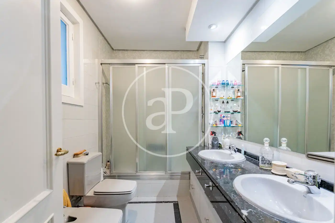Baño de Piso en venta en Madrid con Aire acondicionado, Calefacción y Balcón