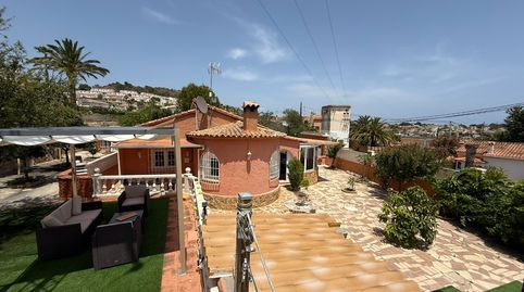Villa con un apartamento para invitados.