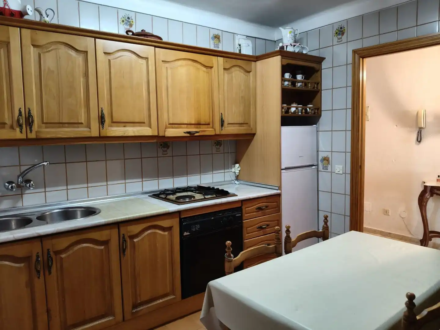 Cuina de Pis en venda en Algeciras amb Moblat, Balcó i Alarma