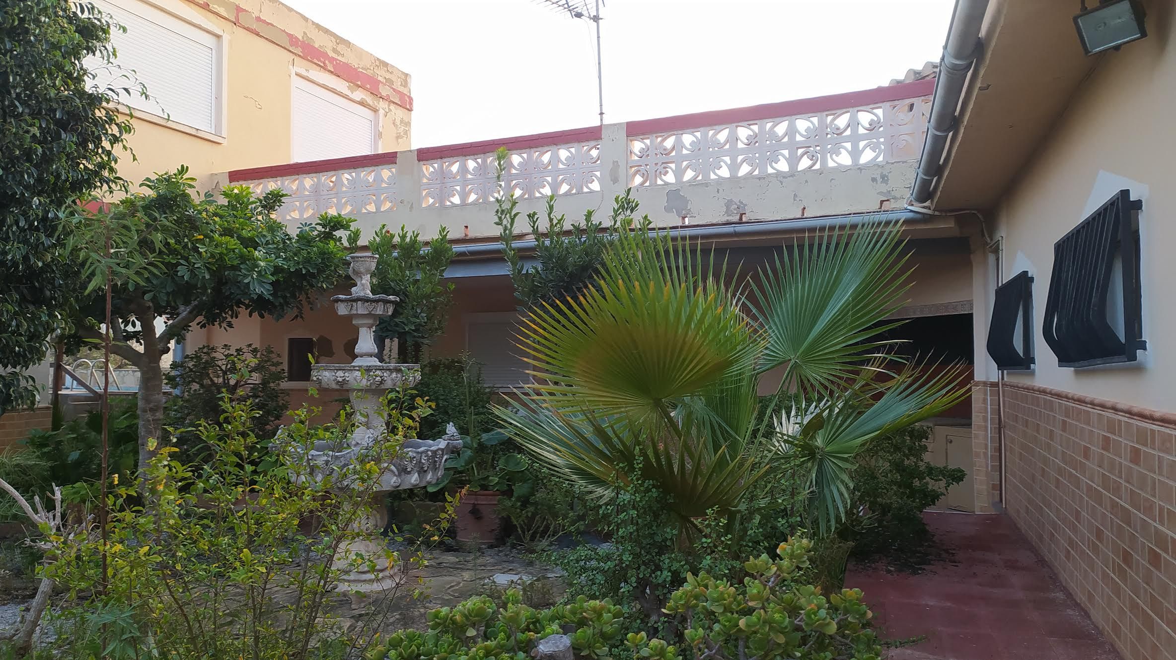 Vista exterior de Casa o xalet en venda en Bétera amb Terrassa i Piscina