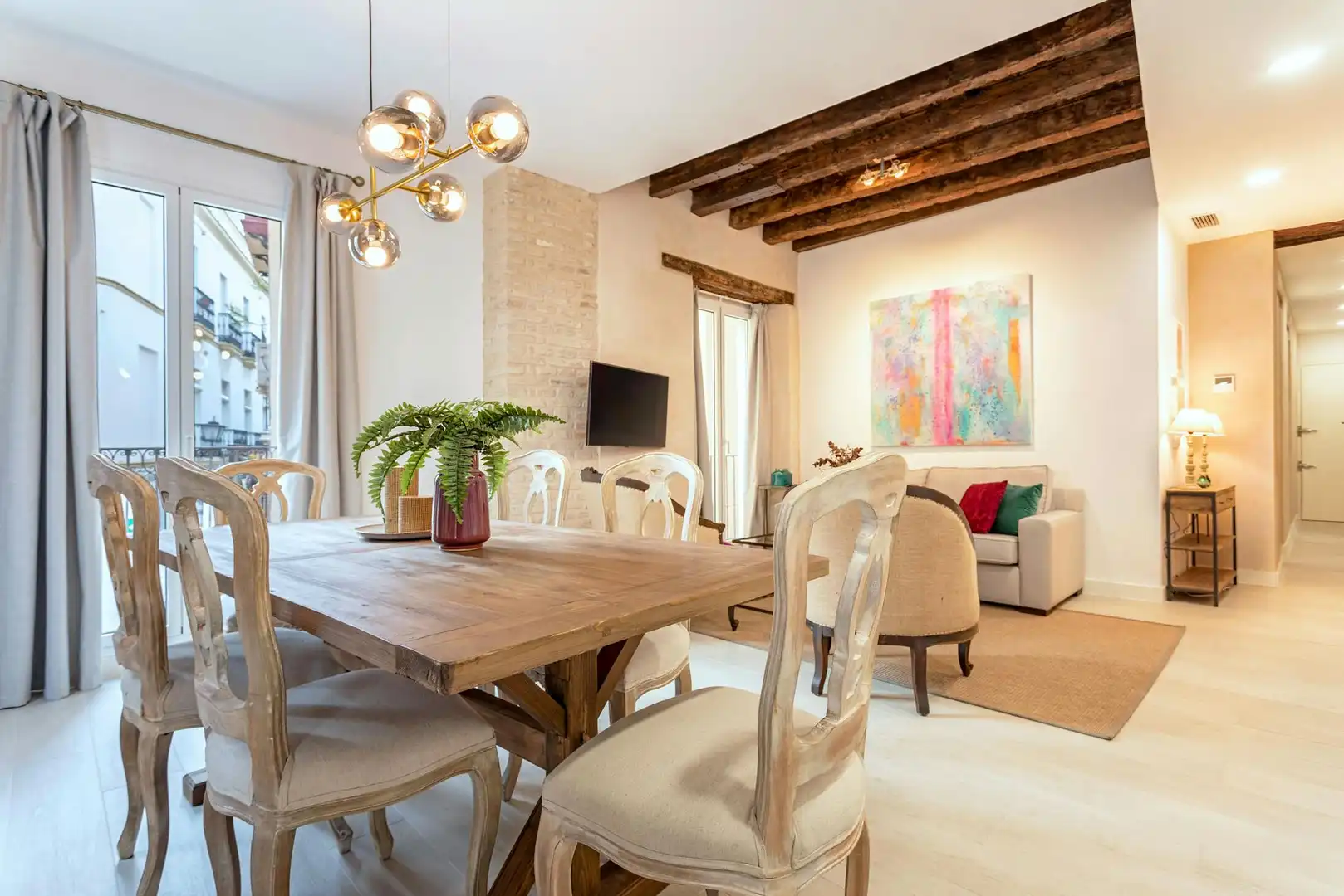 Comedor de Piso de alquiler en Sevilla con Aire acondicionado, Calefacción y Lavadora