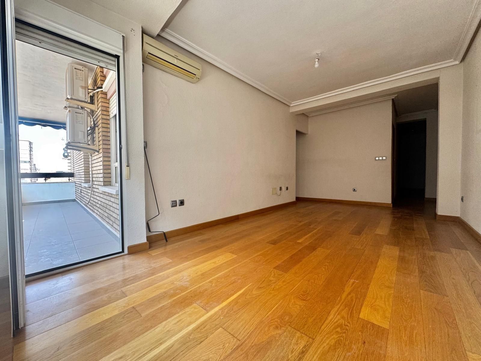 Flat for sale in  Murcia Capital  with Air Conditioner and Balcony