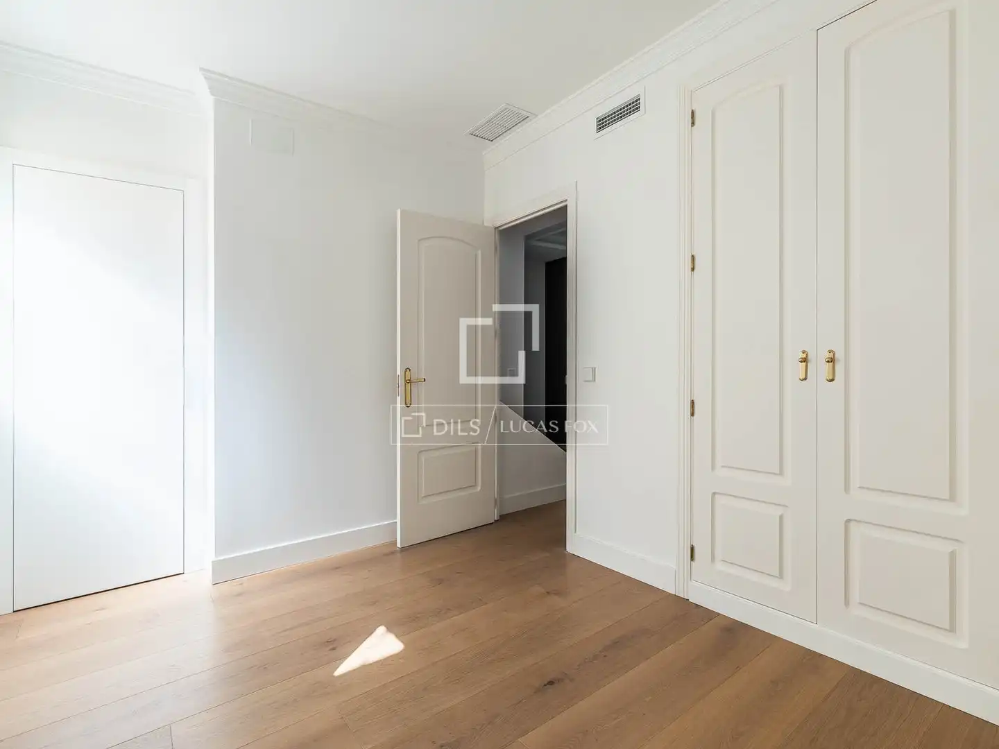 Bedroom of Attic for sale in Madrid  with Air Conditioner, Heating and Parquet flooring