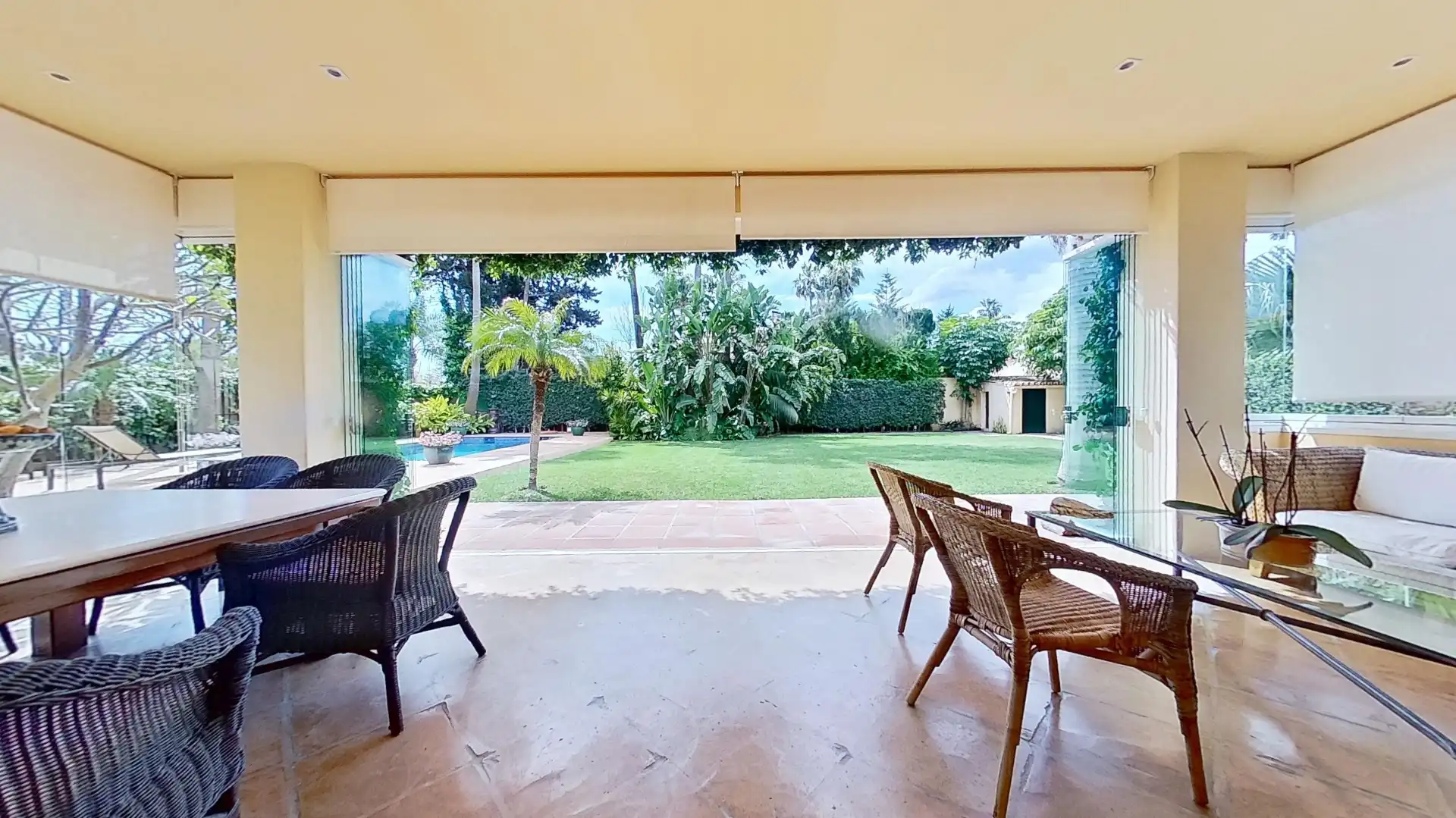Jardí de Casa o xalet en venda en Málaga amb Aire condicionat, Terrassa i Piscina