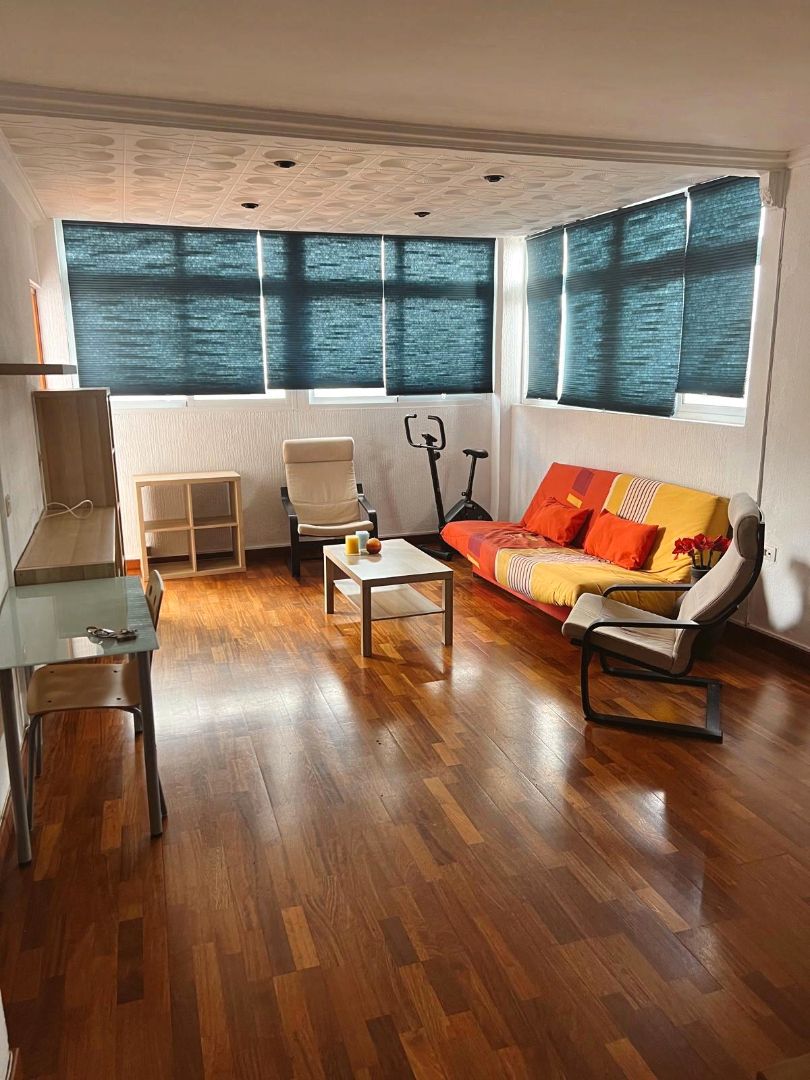 Sala d'estar de Àtic de lloguer en  Santa Cruz de Tenerife Capital amb Moblat, Forn i Rentadora