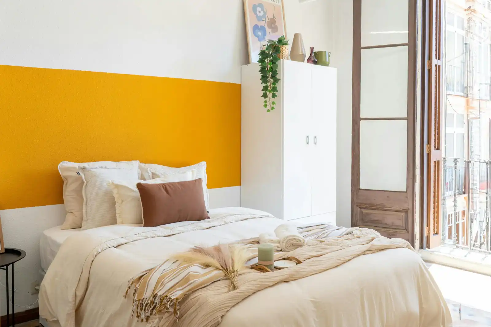 Bedroom of Flat for share in Eixample