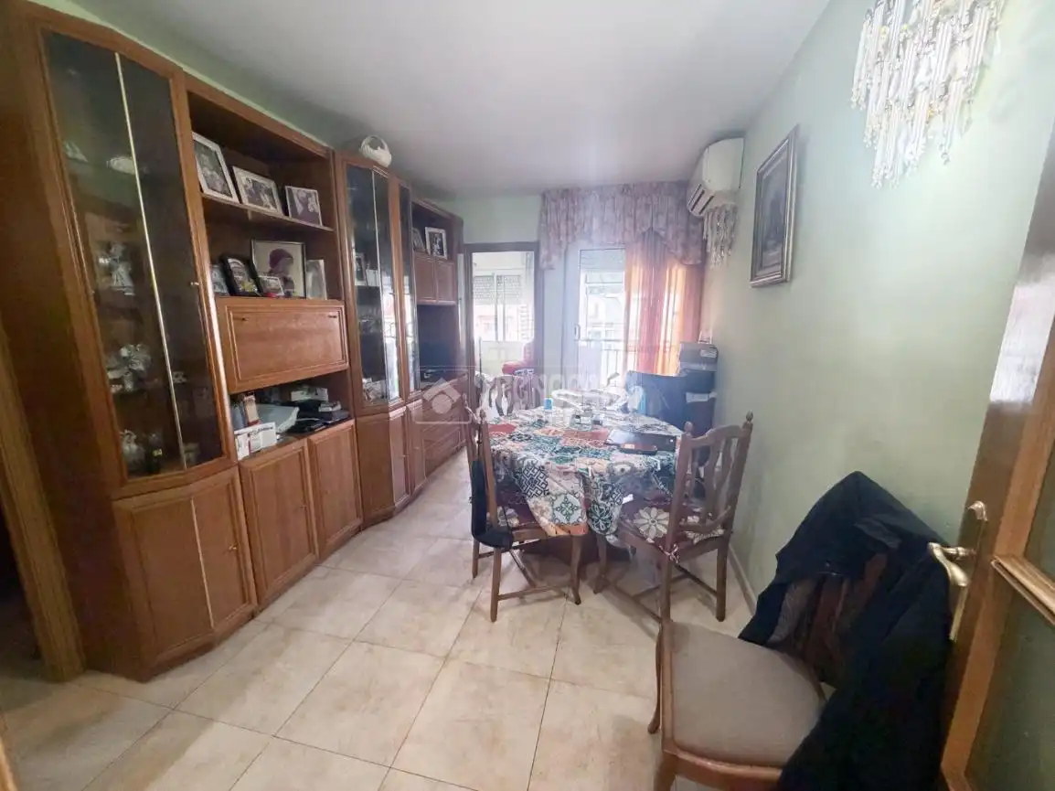 Comedor de Piso en venta en Barcelona