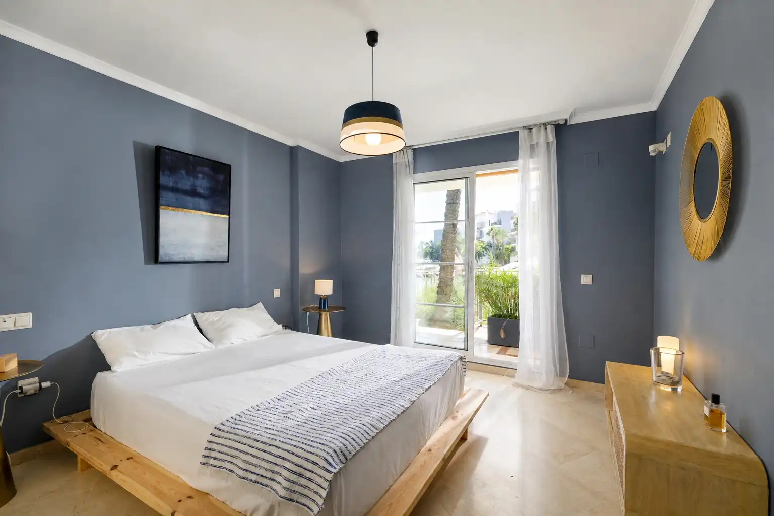 Dormitori de Dúplex en venda en Sotogrande amb Aire condicionat, Terrassa i Traster